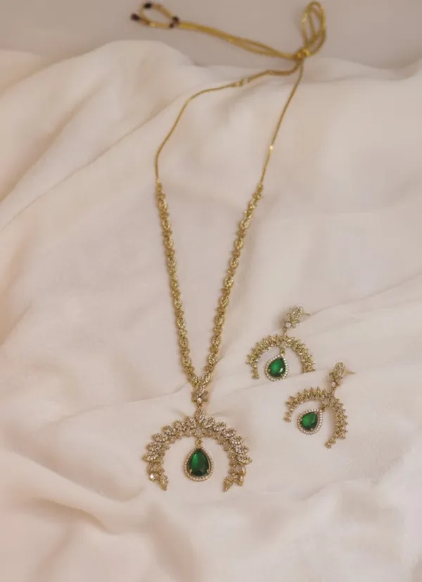 Green_Brass_Necklace_Set_For_Women